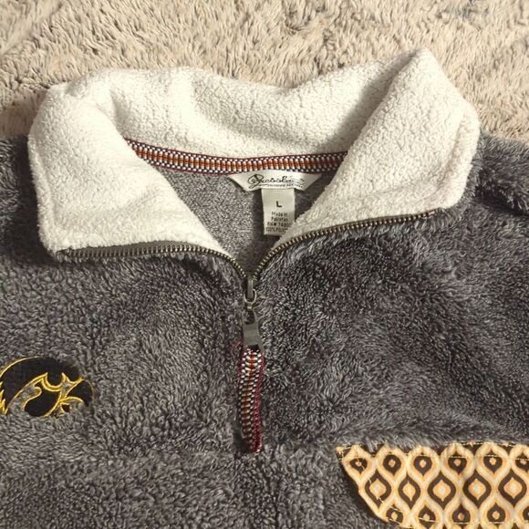 Women's Pressbox Gray IA Hawkeyes Shaggy Super Plush Fleece Quarter-Zip Jacket - Picture 2 of 8